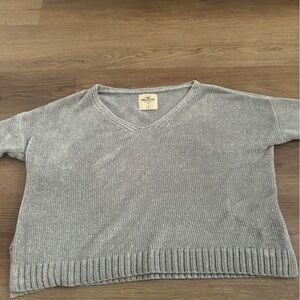 Hollister Women's V-Neck Sweater in Light Gray
